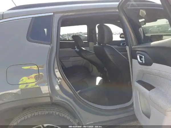 3C4NJDBN2RT604975 2024 JEEP COMPASS - Image 8