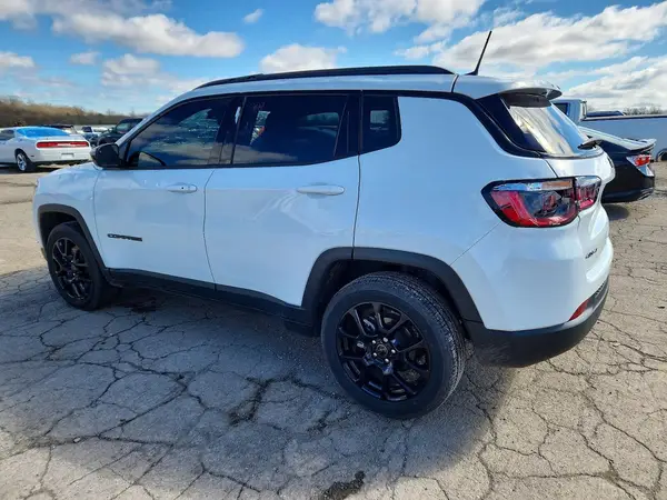3C4NJDBN2ST540426 2025 JEEP COMPASS - Image 2