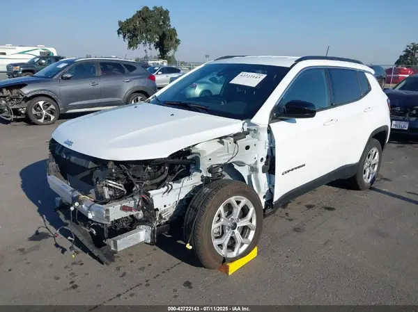 3C4NJDBN2ST551359 2025 JEEP COMPASS - Image 2