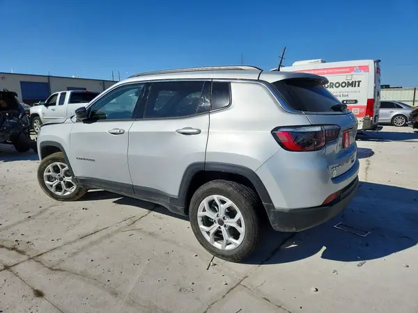 3C4NJDBN2ST566797 2025 JEEP COMPASS - Image 2