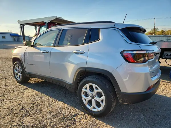 3C4NJDBN2ST608255 2025 JEEP COMPASS - Image 2