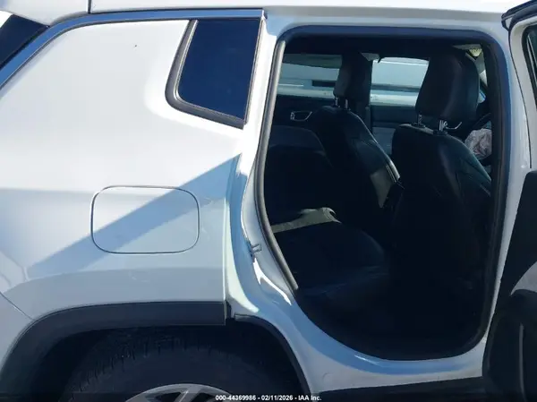 3C4NJDBN2ST617389 2025 JEEP COMPASS - Image 8