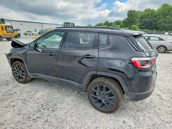 3C4NJDBN2TT209525 2026 JEEP COMPASS - Image 2