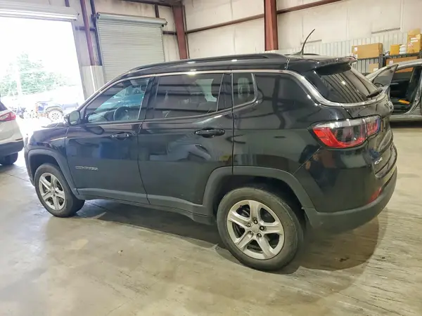 3C4NJDBN3PT503375 2023 JEEP COMPASS - Image 2