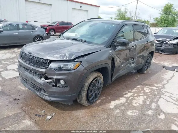 3C4NJDBN3PT529975 2023 JEEP COMPASS - Image 2
