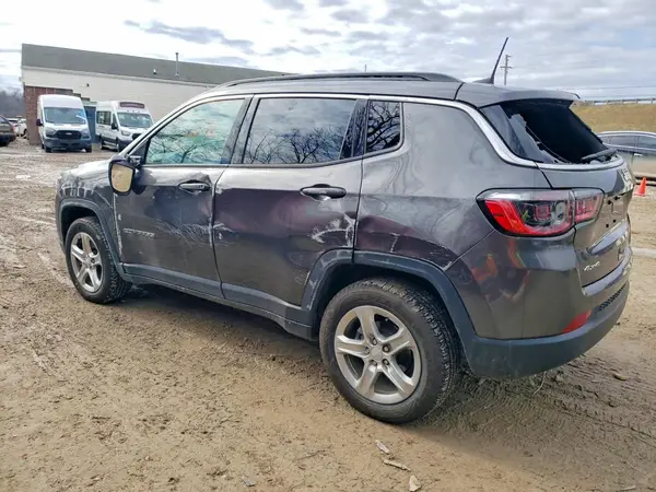 3C4NJDBN3PT530432 2023 JEEP COMPASS - Image 2