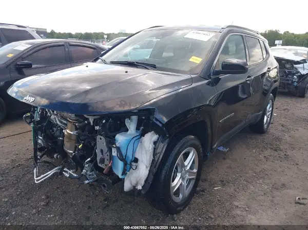 3C4NJDBN3PT546811 2023 JEEP COMPASS - Image 2