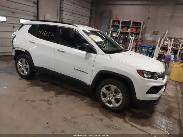 3C4NJDBN3PT552981 2023 JEEP COMPASS - Image 1
