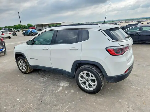 3C4NJDBN3ST518841 2025 JEEP COMPASS - Image 2