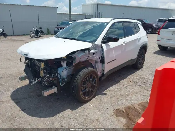 3C4NJDBN3ST585178 2025 JEEP COMPASS - Image 2