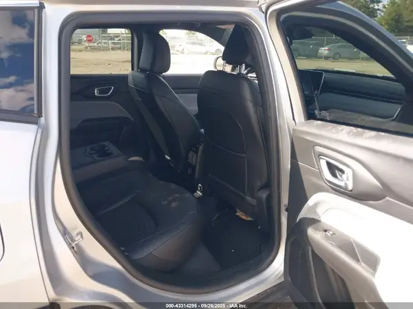 3C4NJDBN3ST600813 2025 JEEP COMPASS - Image 8