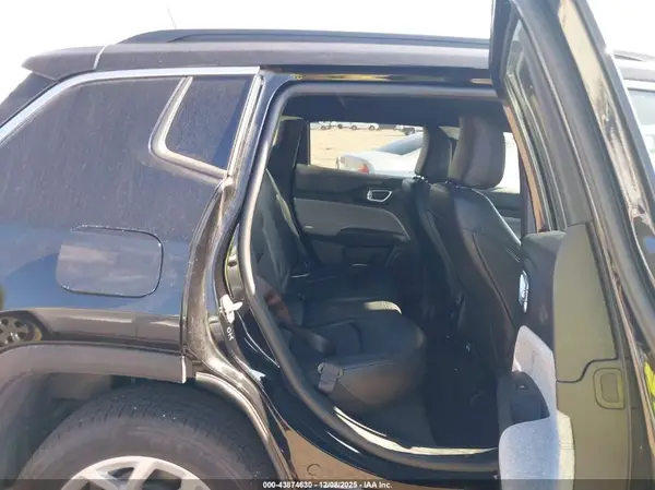 3C4NJDBN3ST603744 2025 JEEP COMPASS - Image 8