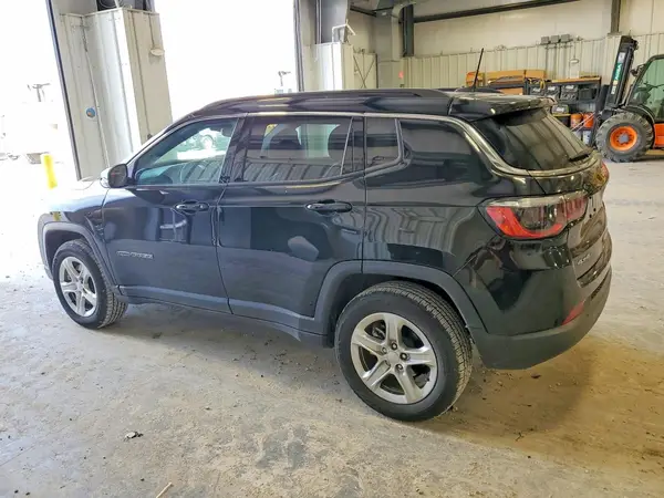 3C4NJDBN4PT524445 2023 JEEP COMPASS - Image 2