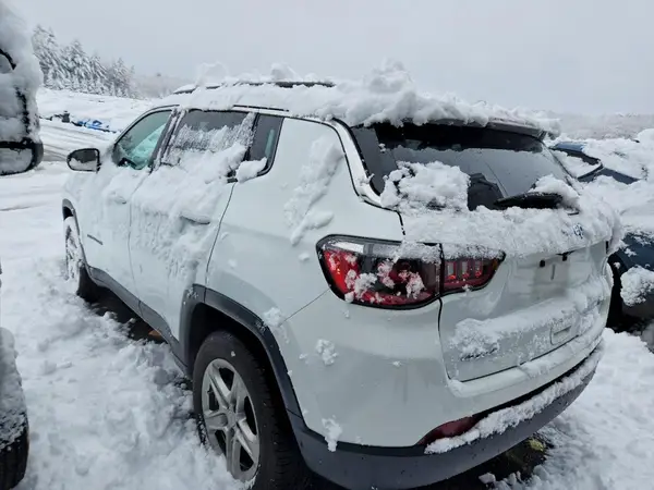 3C4NJDBN4PT562077 2023 JEEP COMPASS - Image 2