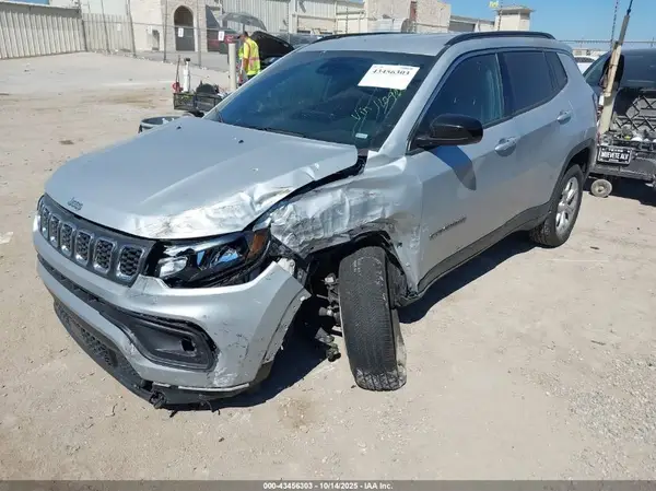 3C4NJDBN4RT110925 2024 JEEP COMPASS - Image 2