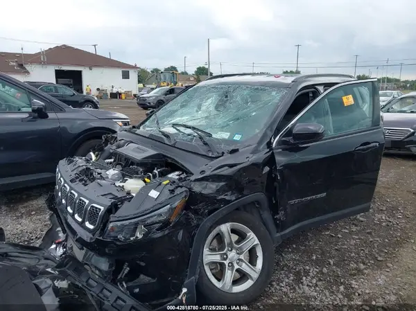 3C4NJDBN4RT585216 2024 JEEP COMPASS - Image 2