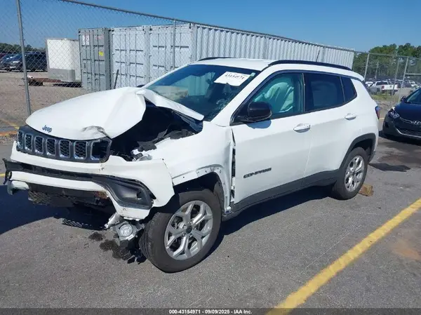 3C4NJDBN4ST572360 2025 JEEP COMPASS - Image 2