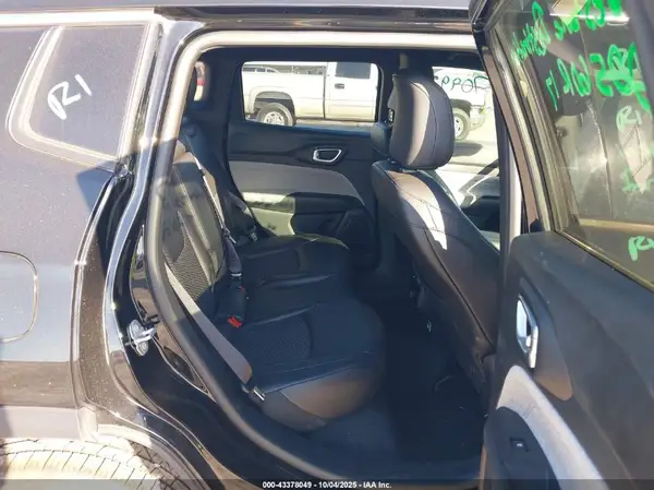 3C4NJDBN4ST580927 2025 JEEP COMPASS - Image 8