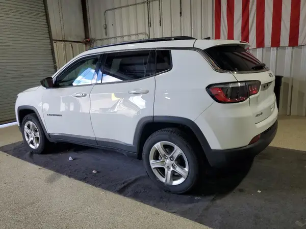 3C4NJDBN5PT561715 2023 JEEP COMPASS - Image 2