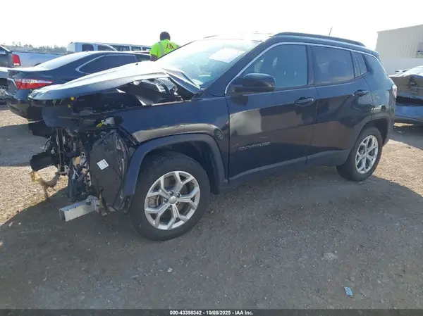 3C4NJDBN5RT119083 2024 JEEP COMPASS - Image 2