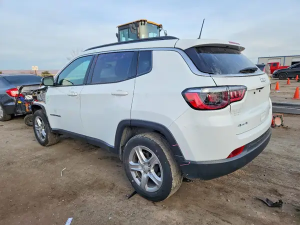 3C4NJDBN5RT584186 2024 JEEP COMPASS - Image 2