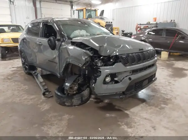 3C4NJDBN5RT588075 2024 JEEP COMPASS - Image 1