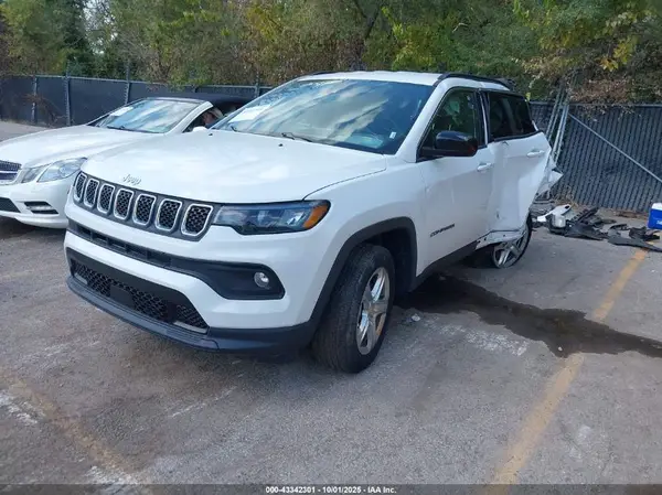 3C4NJDBN5RT597097 2024 JEEP COMPASS - Image 2
