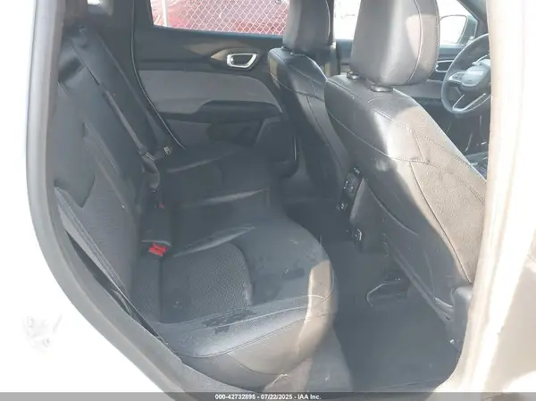 3C4NJDBN5RT607238 2024 JEEP COMPASS - Image 8