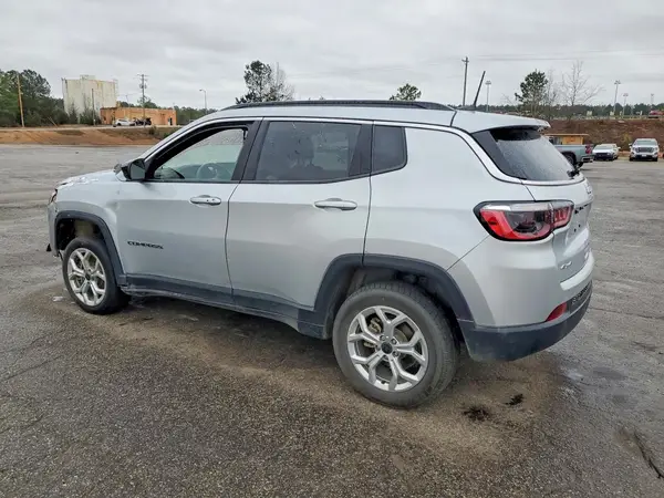 3C4NJDBN5ST569659 2025 JEEP COMPASS - Image 2