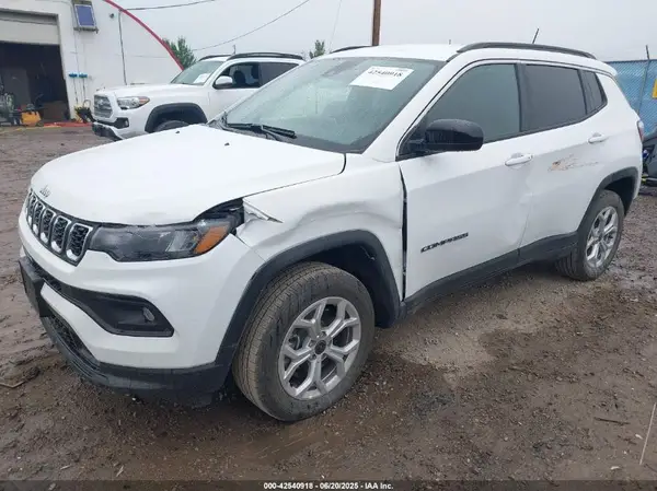 3C4NJDBN5ST597882 2025 JEEP COMPASS - Image 2