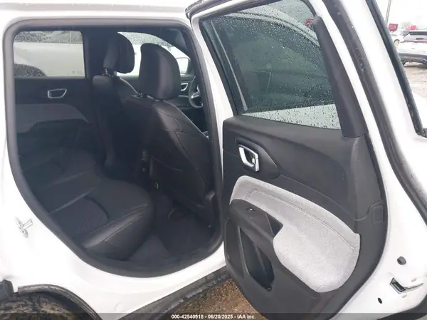 3C4NJDBN5ST597882 2025 JEEP COMPASS - Image 8