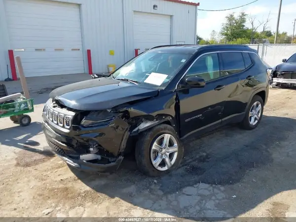 3C4NJDBN6PT505721 2023 JEEP COMPASS - Image 2