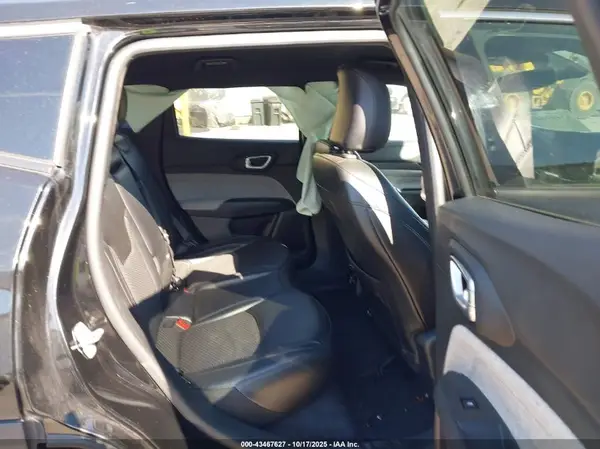 3C4NJDBN6PT505721 2023 JEEP COMPASS - Image 8