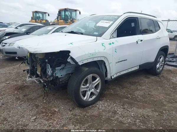 3C4NJDBN6PT521367 2023 JEEP COMPASS - Image 2