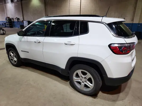 3C4NJDBN6PT562095 2023 JEEP COMPASS - Image 2