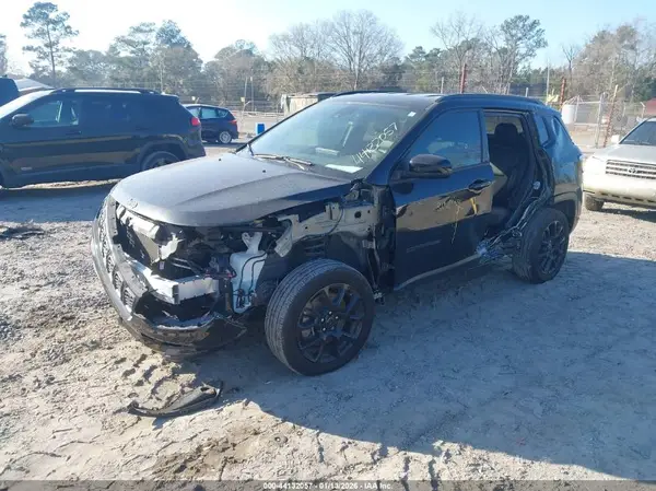3C4NJDBN6ST528988 2025 JEEP COMPASS - Image 2