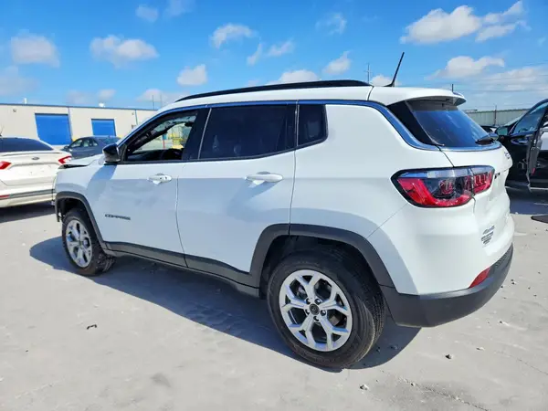 3C4NJDBN6ST552384 2025 JEEP COMPASS - Image 2