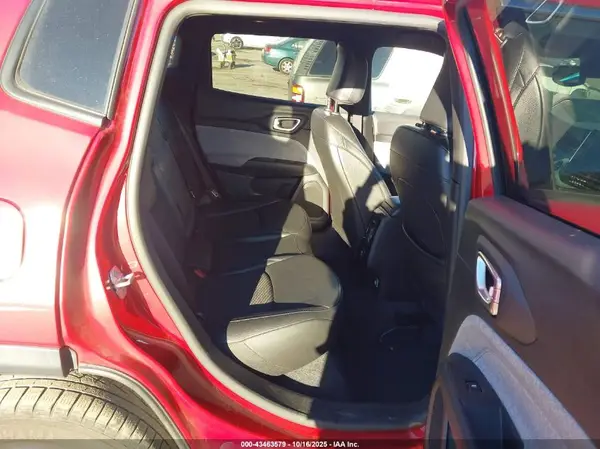 3C4NJDBN6ST588396 2025 JEEP COMPASS - Image 8