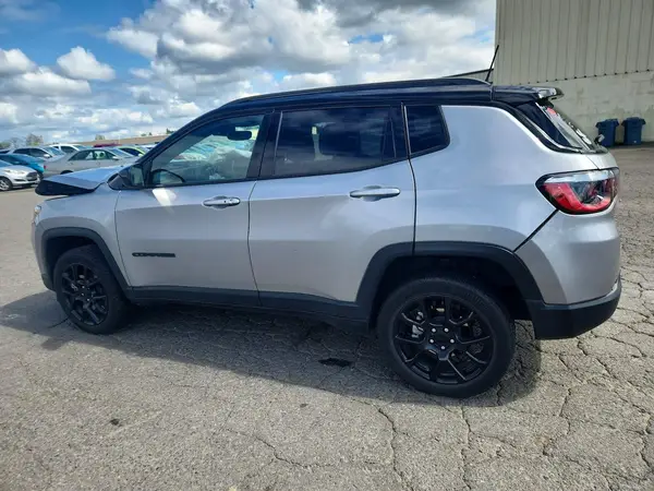 3C4NJDBN7PT502262 2023 JEEP COMPASS - Image 2