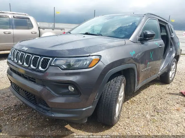 3C4NJDBN7PT529039 2023 JEEP COMPASS - Image 2