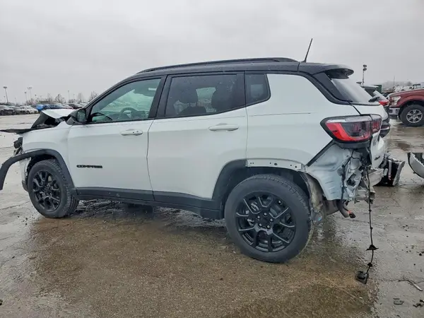3C4NJDBN7PT533303 2023 JEEP COMPASS - Image 2