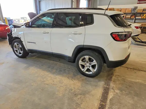 3C4NJDBN7PT549775 2023 JEEP COMPASS - Image 2