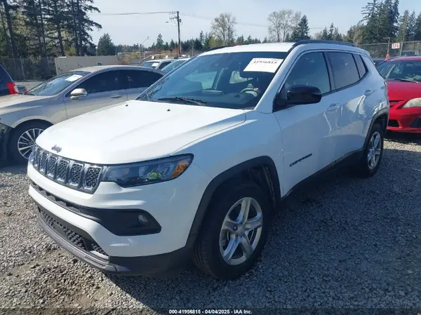 3C4NJDBN7PT561666 2023 JEEP COMPASS - Image 2