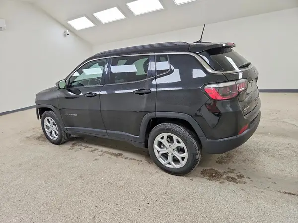 3C4NJDBN7RT110756 2024 JEEP COMPASS - Image 2