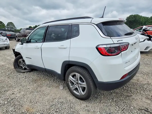 3C4NJDBN7RT605569 2024 JEEP COMPASS - Image 2