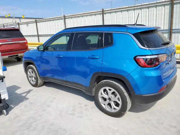 3C4NJDBN7ST526571 2025 JEEP COMPASS - Image 2