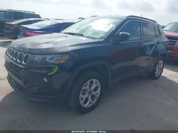 3C4NJDBN7ST549364 2025 JEEP COMPASS - Image 2