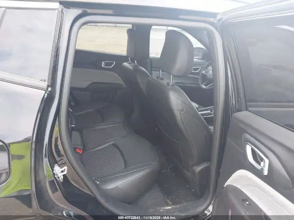 3C4NJDBN7ST570702 2025 JEEP COMPASS - Image 8