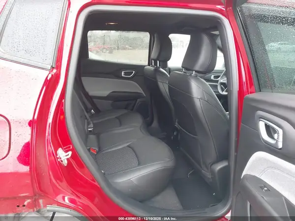 3C4NJDBN7ST579903 2025 JEEP COMPASS - Image 8
