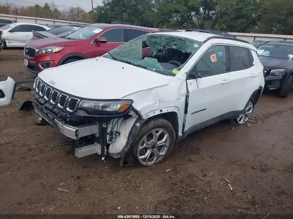 3C4NJDBN7ST580873 2025 JEEP COMPASS - Image 2
